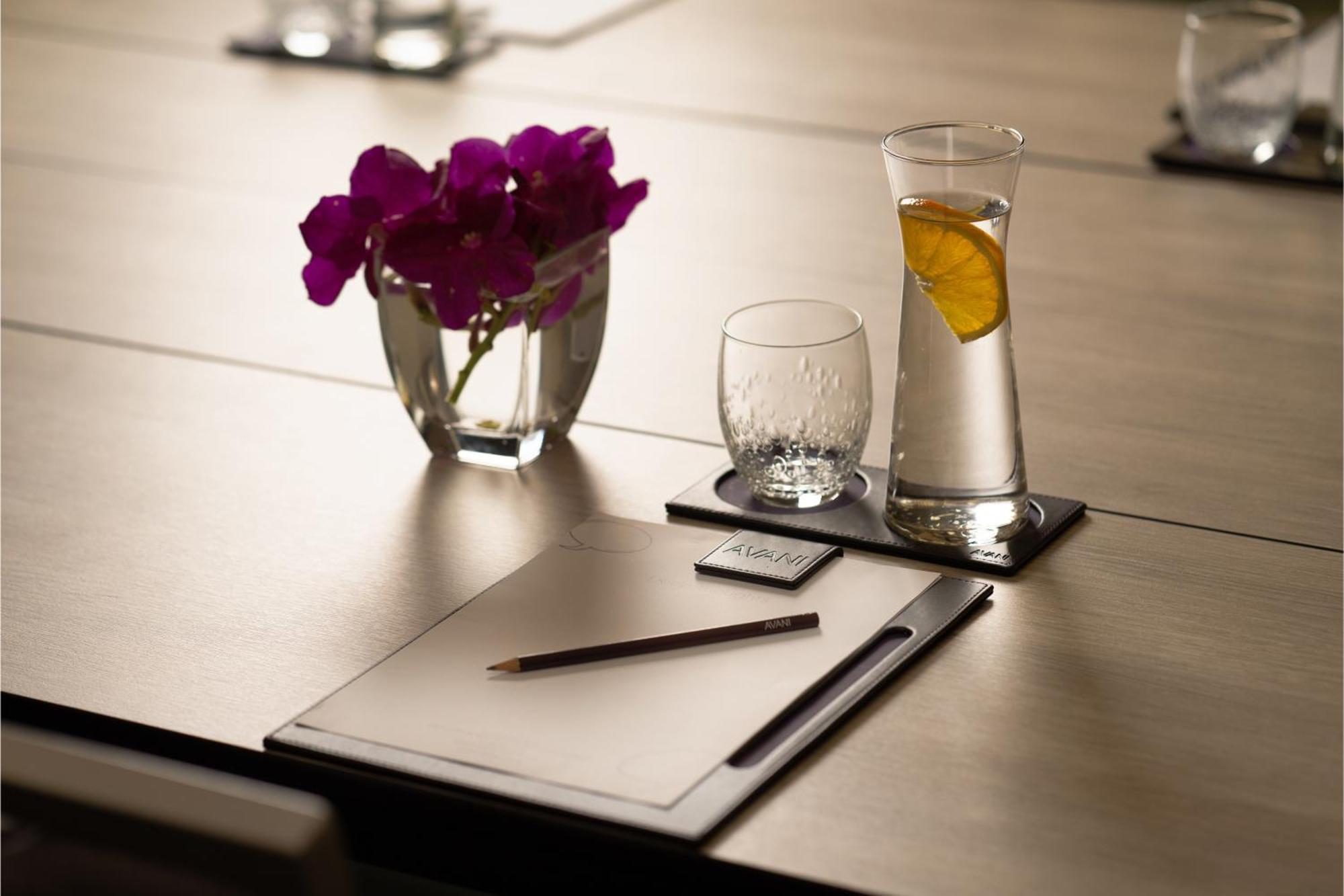 アヴァニ パタヤ リゾート【SHA Extra+認定】 パッタヤー エクステリア 写真 A meeting room at the Four Seasons Hotel, London